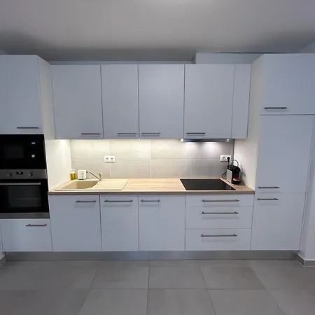 Apartament West Budapest-edge Of Downtown-free Parking