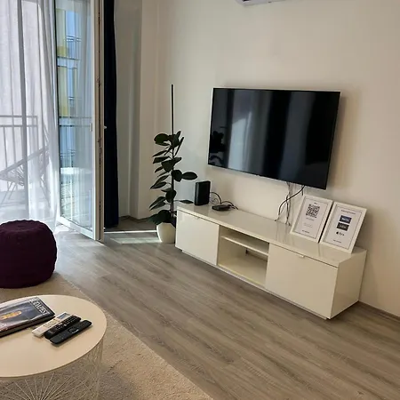 Apartament West Budapest-edge Of Downtown-free Parking