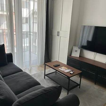 West Budapest-edge Of Downtown-free Parking Βουδαπέστη