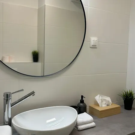 West Budapest-edge Of Downtown-free Parking Βουδαπέστη